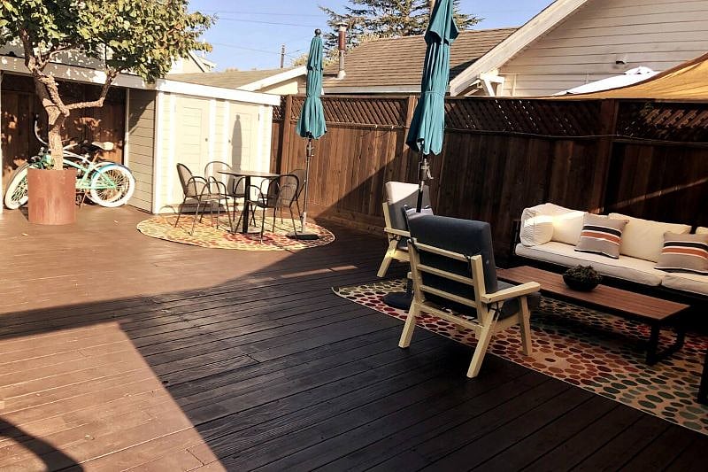 Behind the sliding gate you will find your own private courtyard great for relaxing and dining.