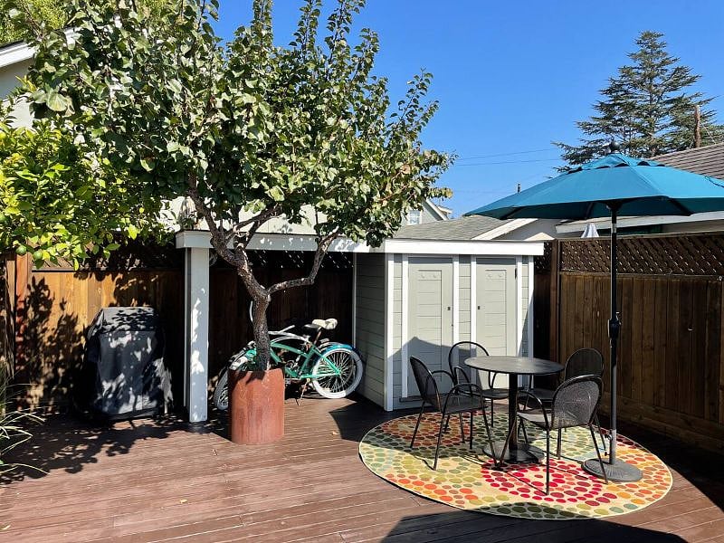 There are bikes and a BBQ for your use as well as umbrellas for warmer days.