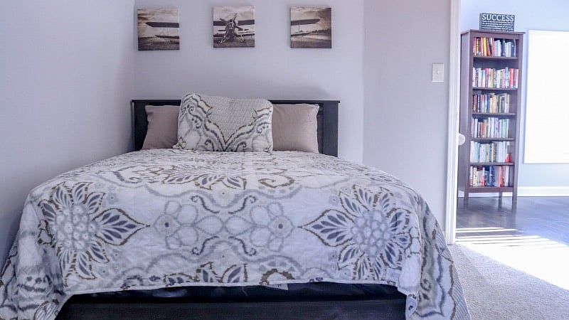 The Cozy Comfortable Room