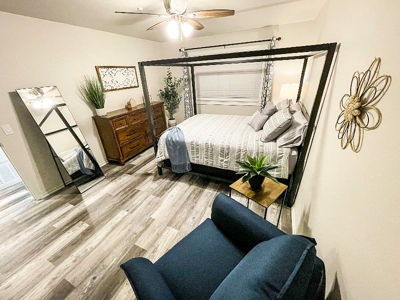 Master Bedroom with Queen Bed