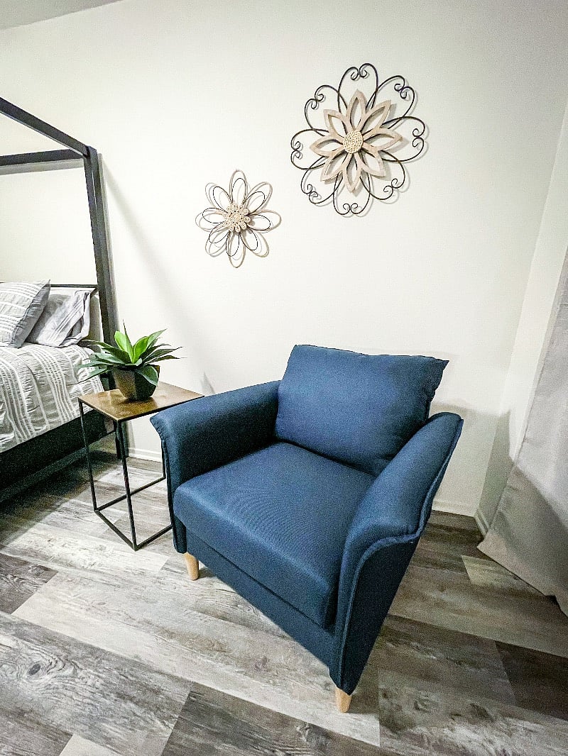 Master Bedroom with Queen Bed
