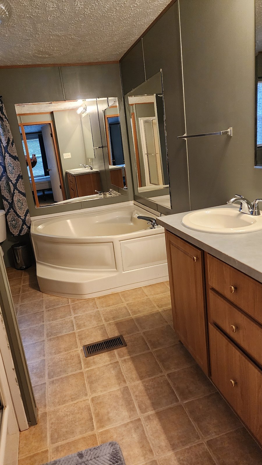Furnished Finder property 468043_1 photo 9