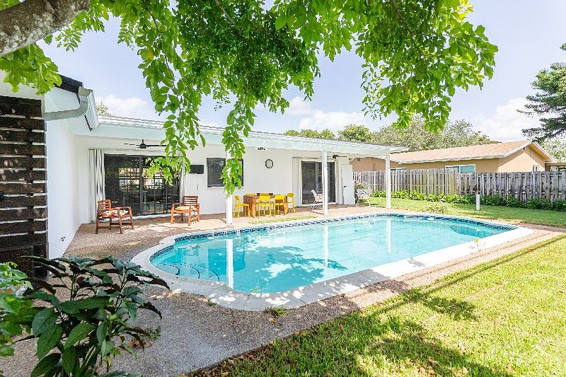Furnished Finder property 468100_1 photo 1