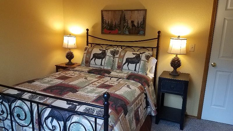 Full sized bed with backyard, Air Force Academy and mountain views
