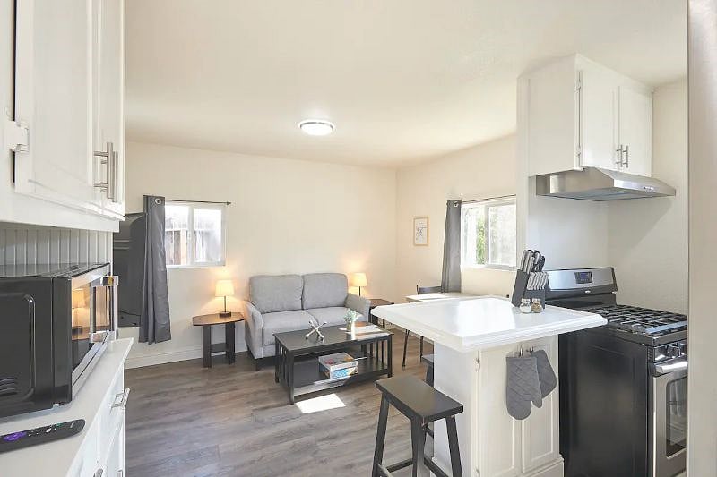 Furnished Finder property 468213_1 photo 3