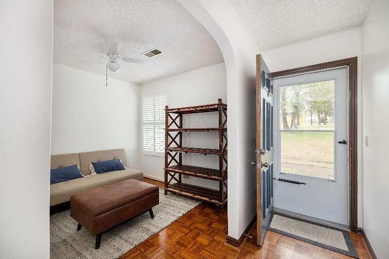 Furnished Finder property 468223_1 photo 11