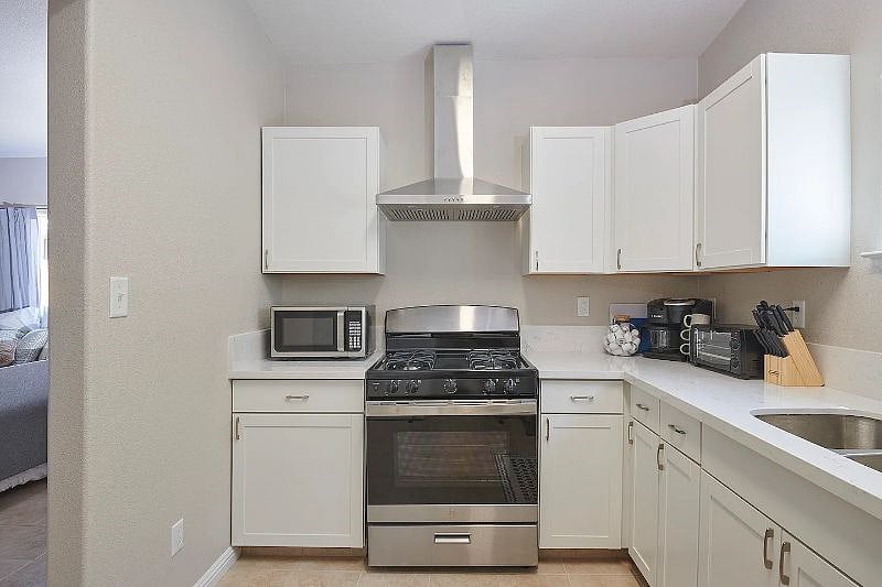 Furnished Finder property 468294_1 photo 3