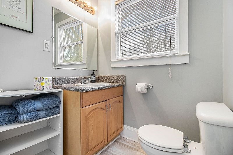 Second full bath with shower