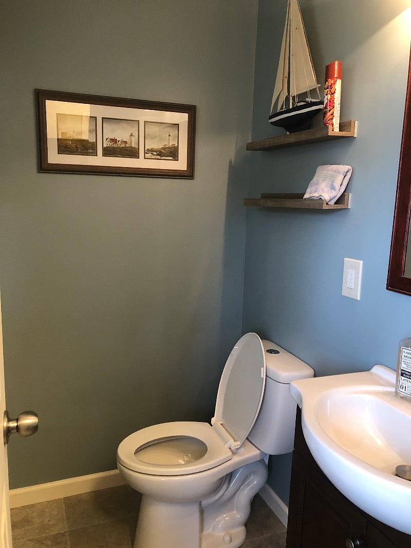 Bathroom 1/3