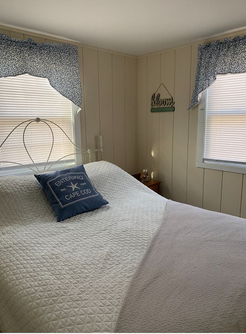 Cottage master with a Queen bed