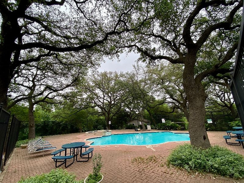 Community pool