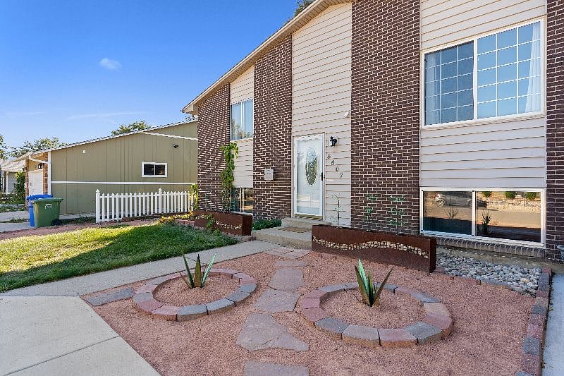 Front entry way.