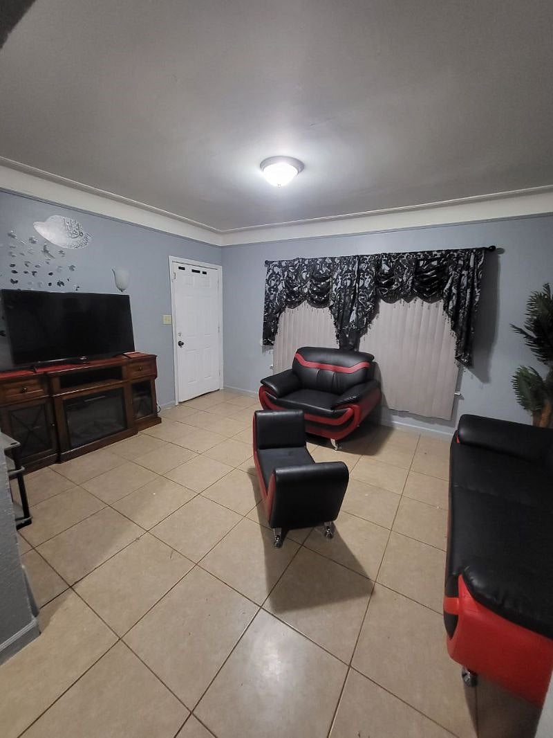 Furnished Finder property 469019_1 photo 3