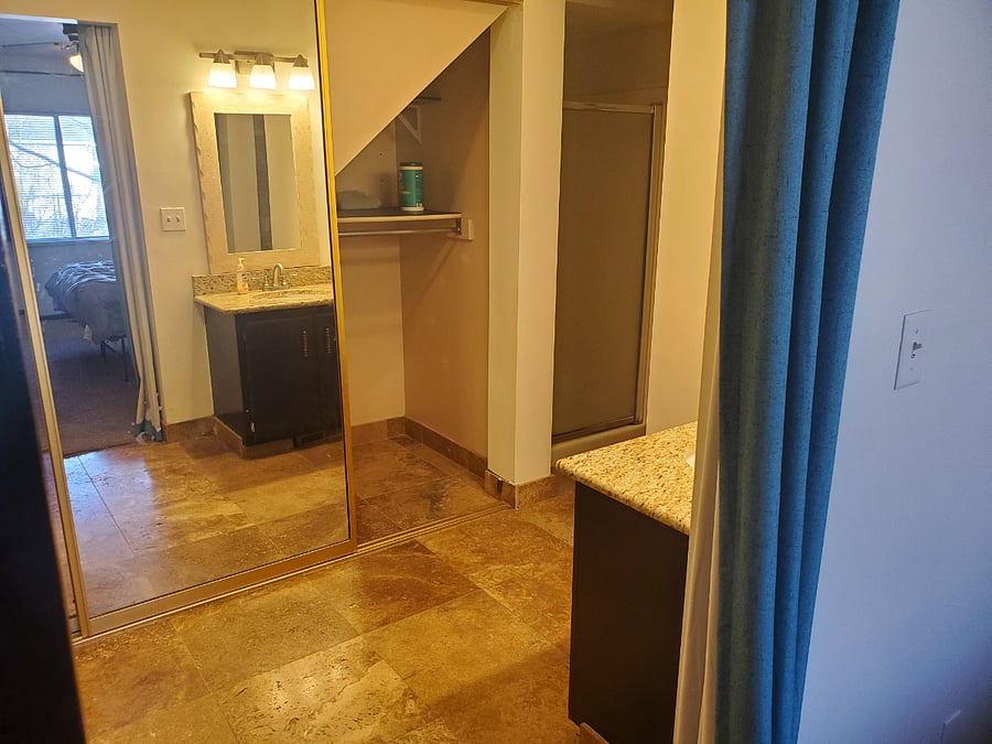 En suite bathroom (in room 1)