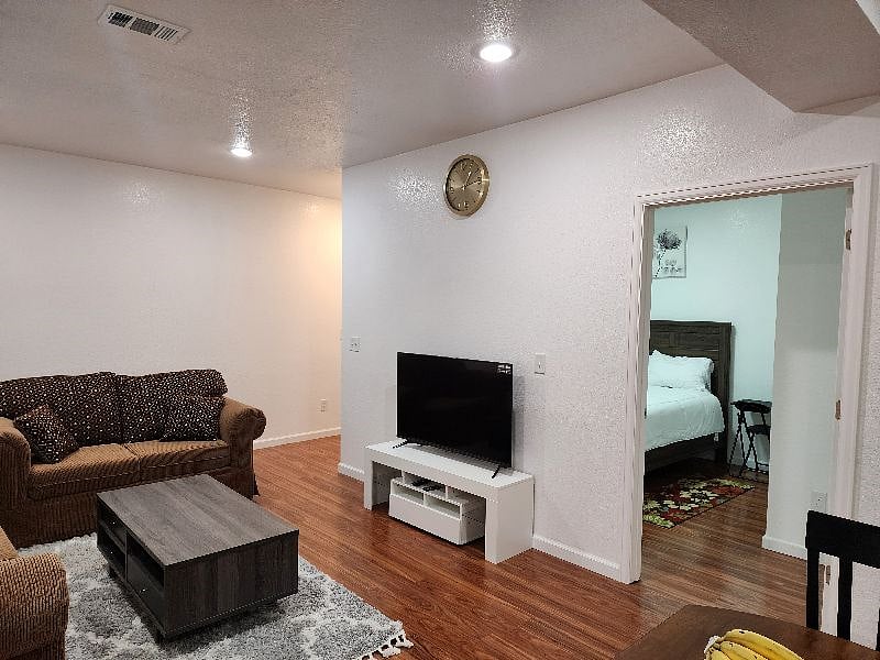 Furnished Finder property 469192_1 photo 14