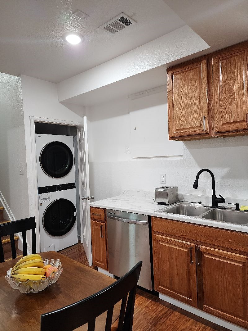 Furnished Finder property 469192_1 photo 16
