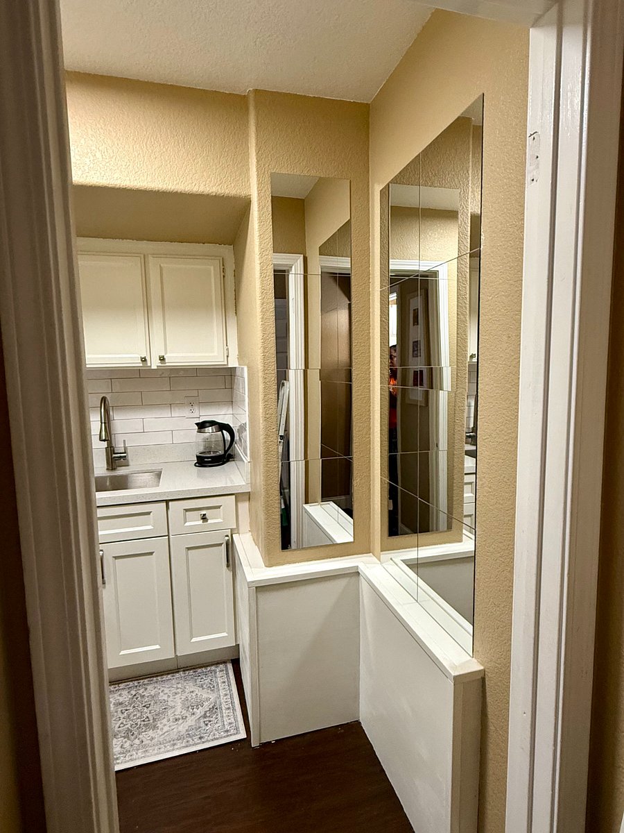 Entry way to kitchen