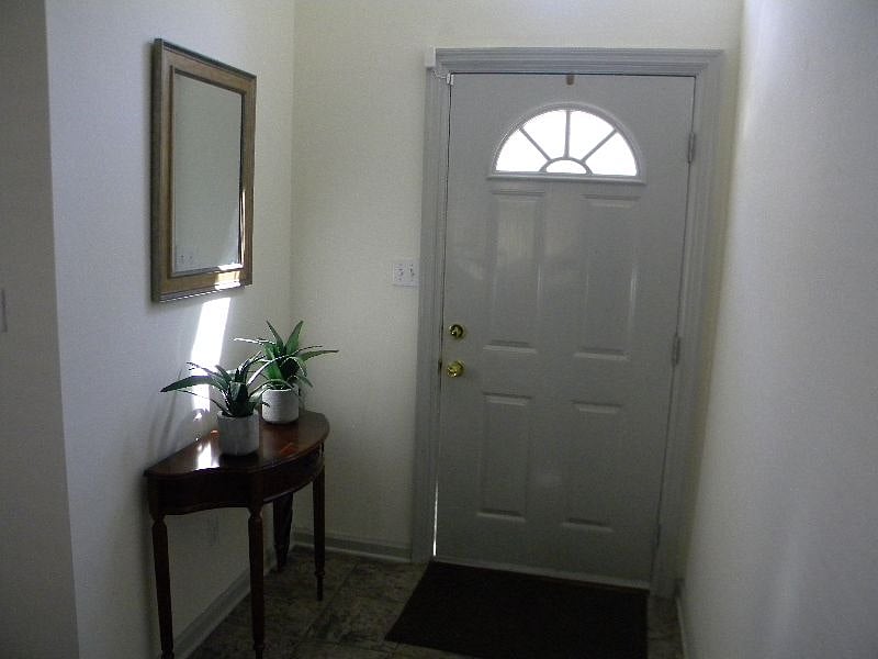 Furnished Finder property 469424_1 photo 2