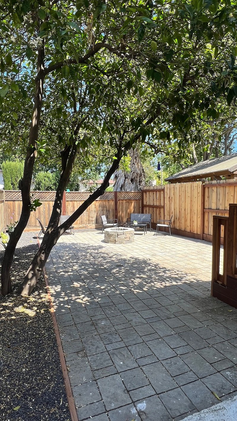 Large backyard for plenty or relaxation. 