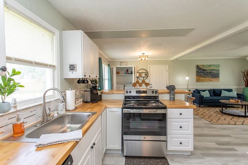 Furnished Finder property 469546_1 photo 3