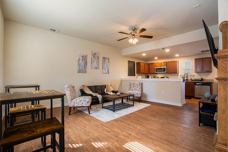 Furnished Finder property 469755_1 photo 16