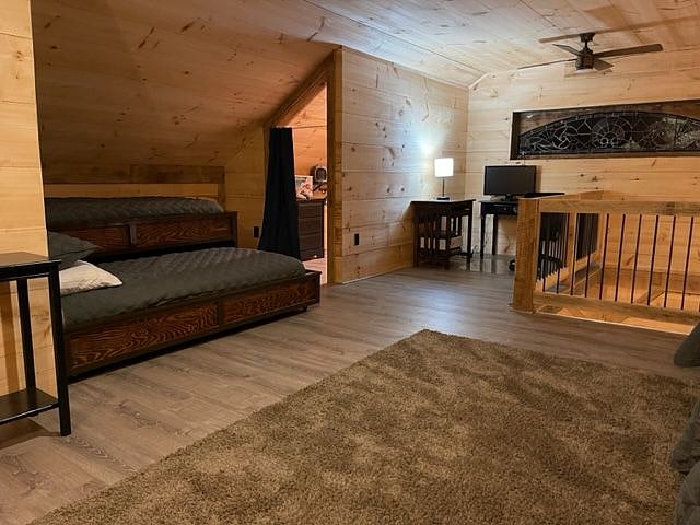 Upstairs loft bedroom