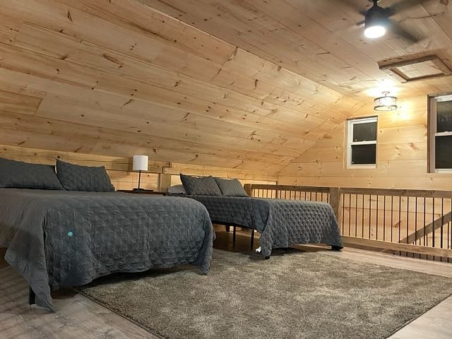 Upstairs loft bedroom