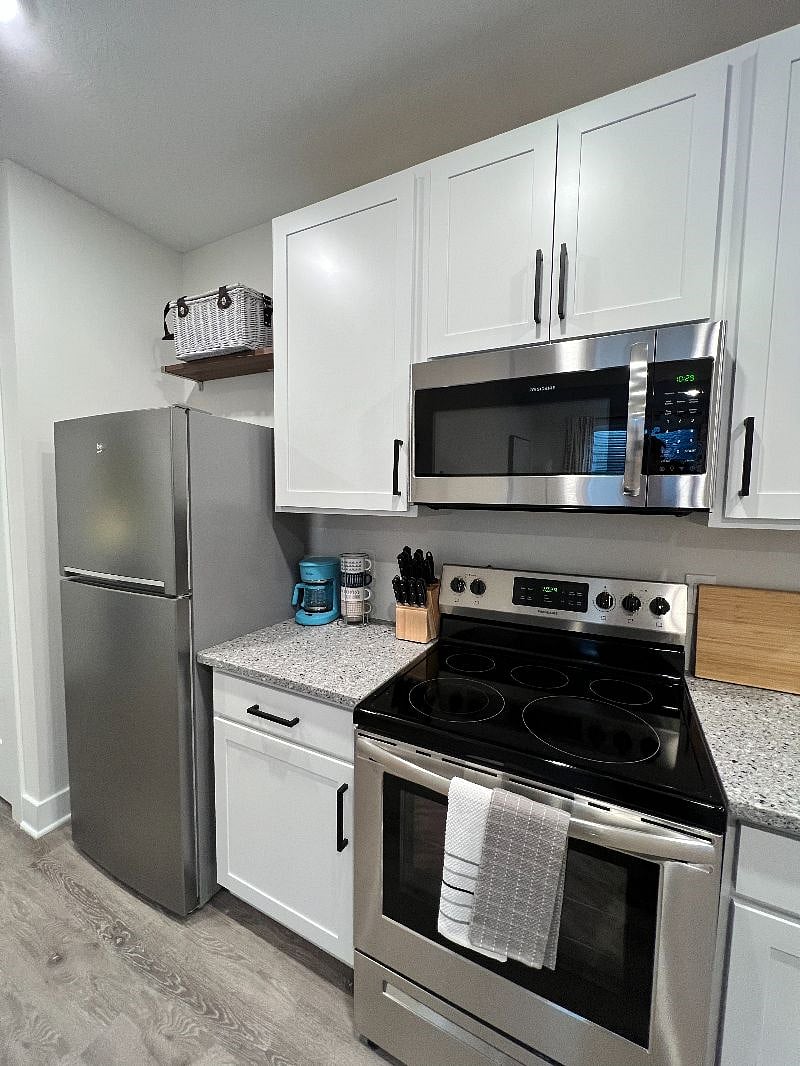 Furnished Finder property 470037_2 photo 4