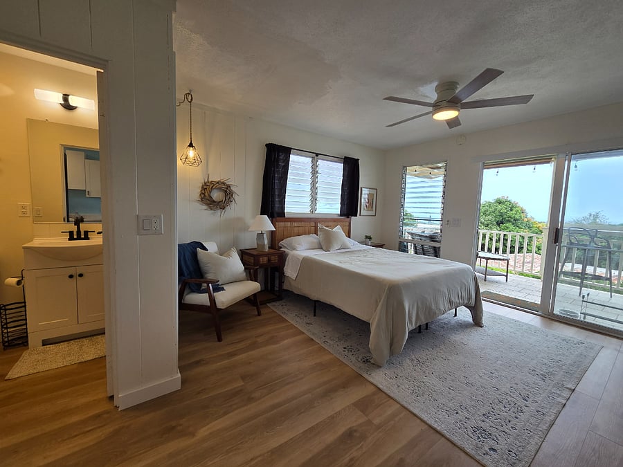 Queen sized Casper memory foam bed in this newly renovated, breezy island-style studio. 