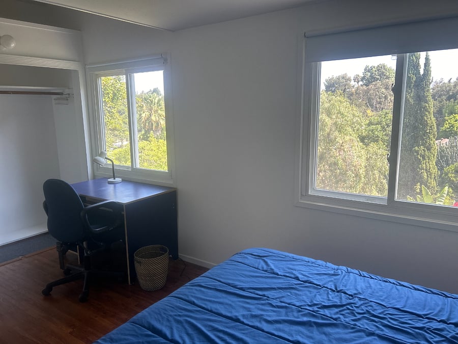 Furnished Finder property 470192_1 photo 3
