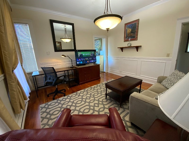 Livingroom with Desk