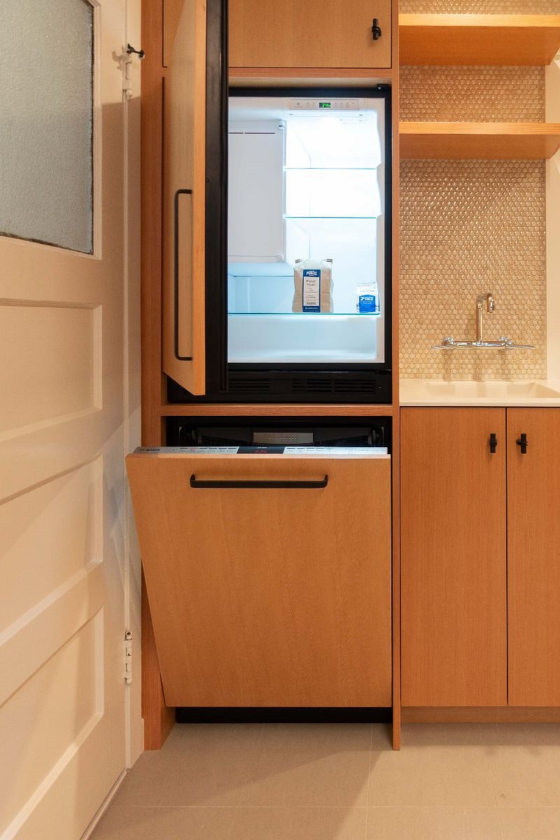 Fridge and dishwasher