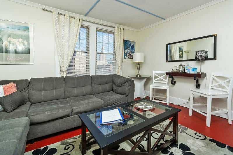 Unit C1 livingroom with pull out sofa- sleeps 2