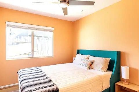 Queen bed 
