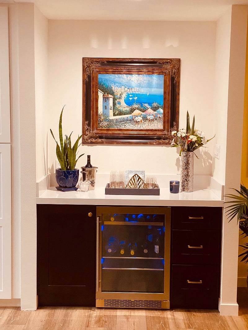 Beverage center