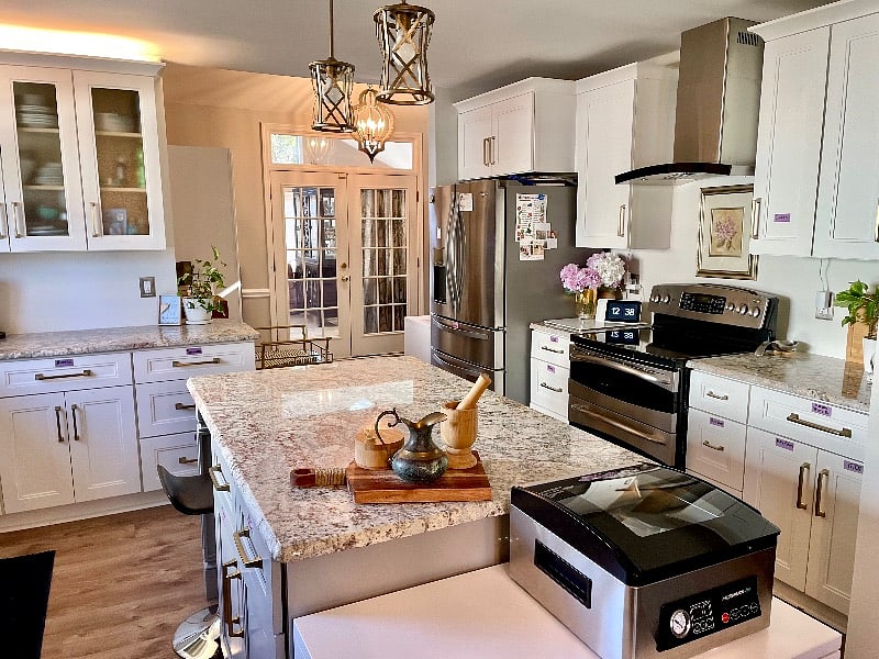Youll have use of Kurig, air fryer, rice cooker (awesome for oatmeal)! Instant hot water, Berkey filtered water, double oven & even a bread maker for healthiest organic breads! 