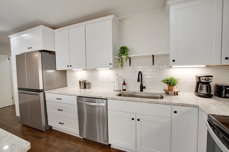 Furnished Finder property 471105_1 photo 12