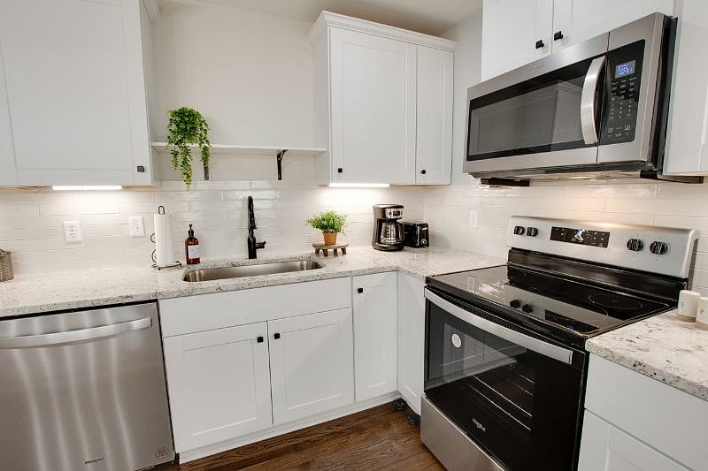 Furnished Finder property 471105_1 photo 13