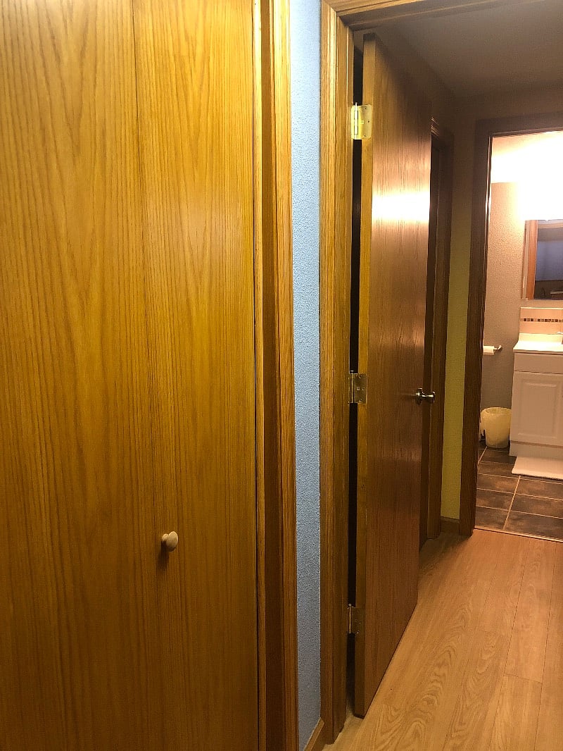 Additional storage room in hallway. (Vacuum & mop/fluid are there.)