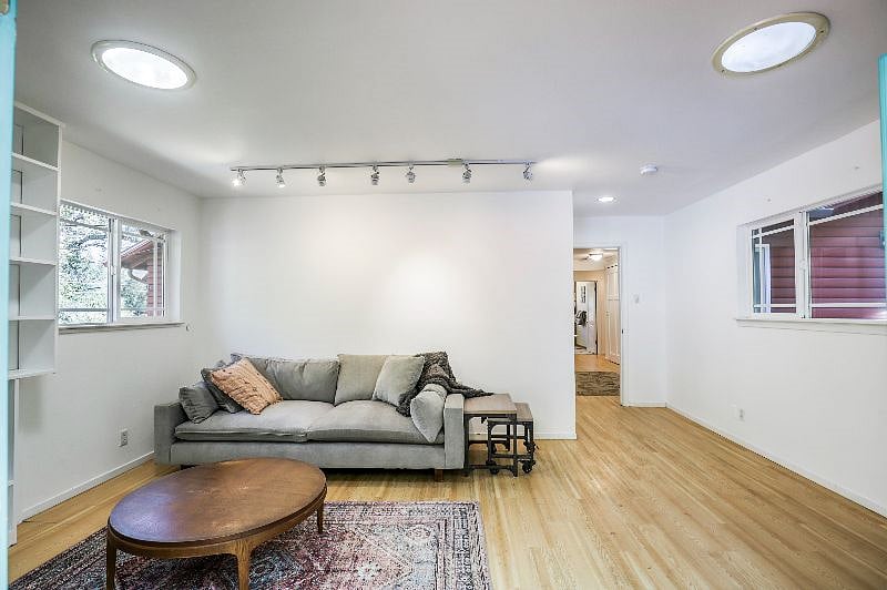 Third Bedroom /Library with couchbed