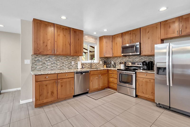 Furnished Finder property 471404_1 photo 11