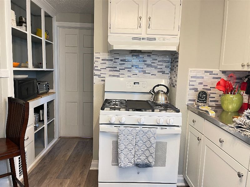 Kitchen stove/oven - gas