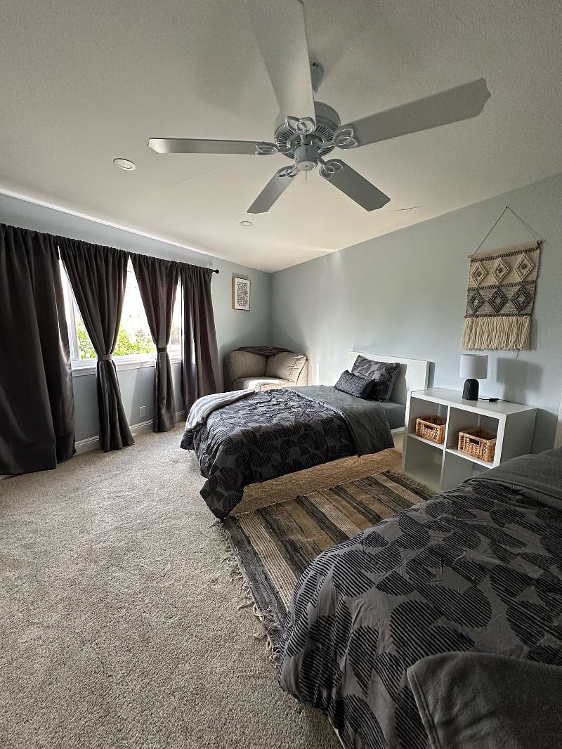 second bedroom 