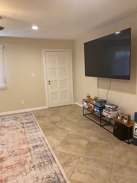 Furnished Finder property 472034_1 photo 3