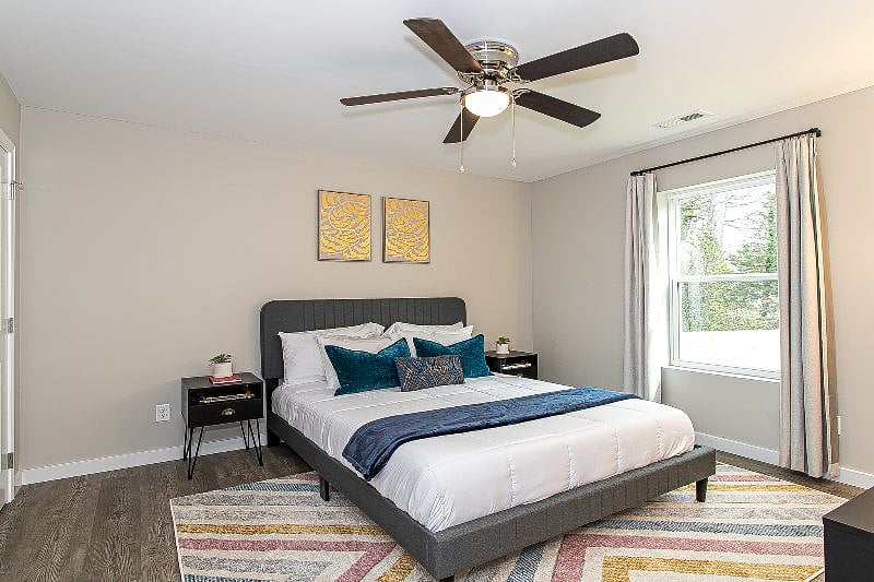 Queen bedroom