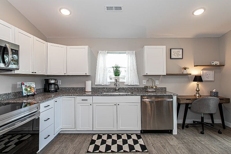 Dedicated office nook in kitchen