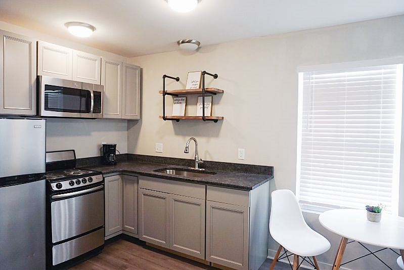 Furnished Finder property 472178_1 photo 3