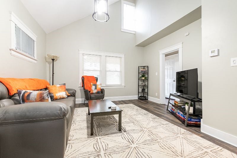 Furnished Finder property 472219_1 photo 17