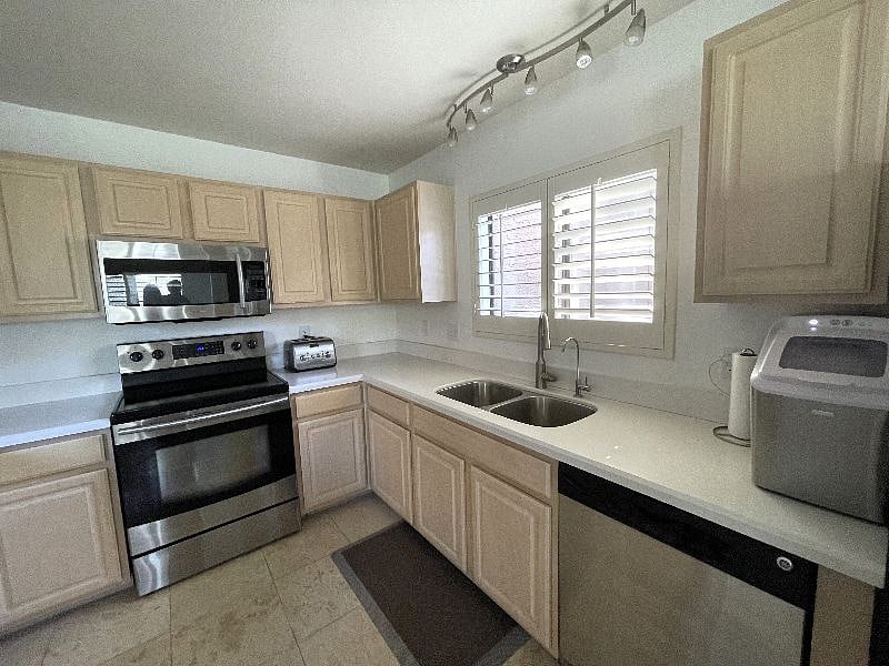 Furnished Finder property 472238_1 photo 16