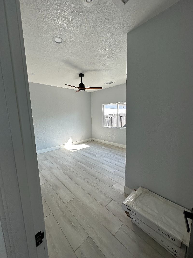 Furnished Finder property 472277_1 photo 11